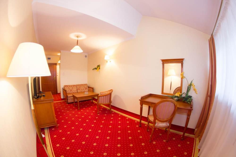 Hotel Stodolka Cminsk Eksteriør billede