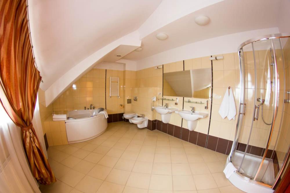 Hotel Stodolka Cminsk Eksteriør billede