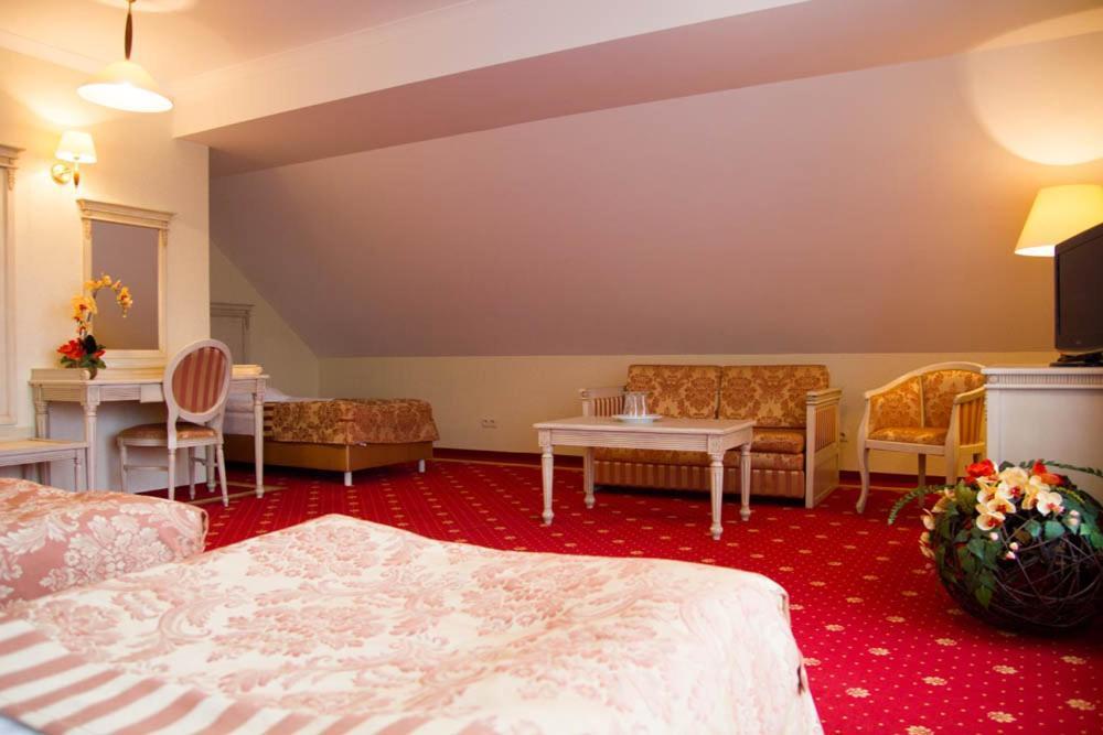 Hotel Stodolka Cminsk Eksteriør billede