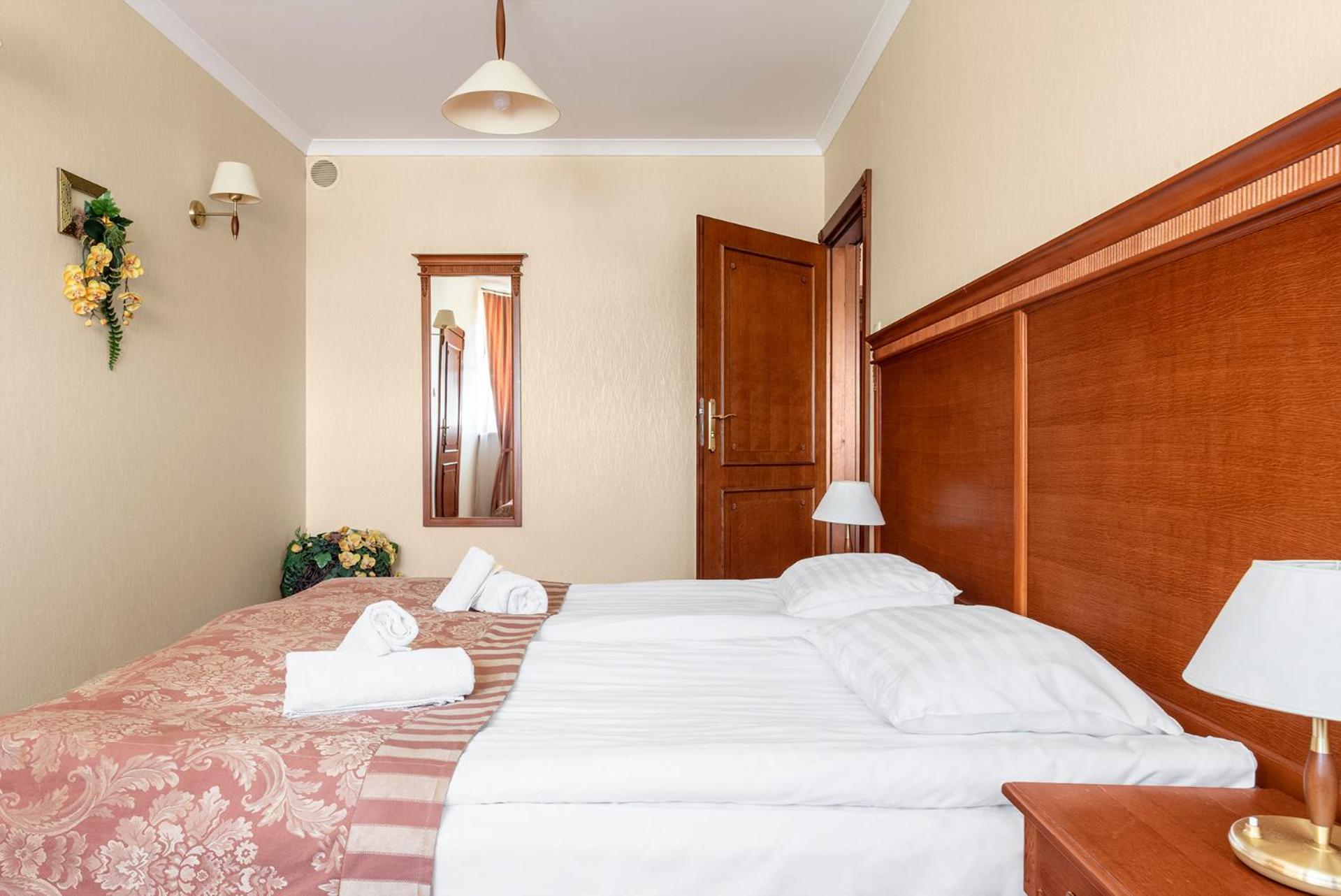 Hotel Stodolka Cminsk Eksteriør billede