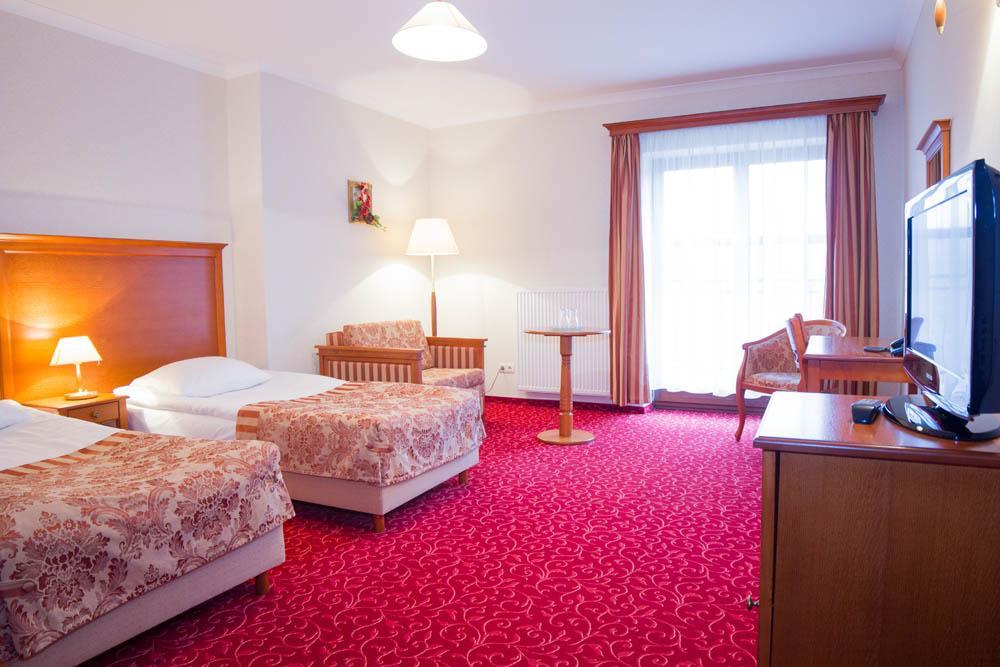 Hotel Stodolka Cminsk Eksteriør billede