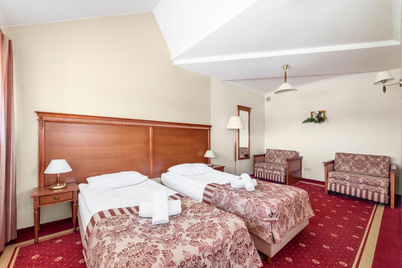 Hotel Stodolka Cminsk Eksteriør billede